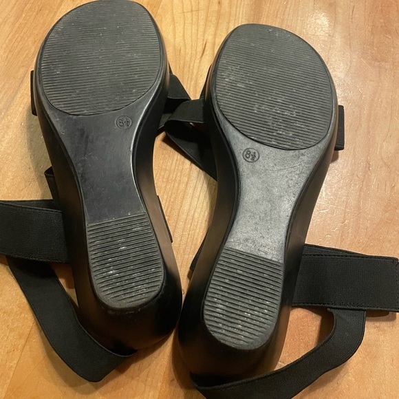 Pesaro Women's Black Sandals elastic straps wedge heel 1 1/2” size 8 1/2 - Picture 5 of 5